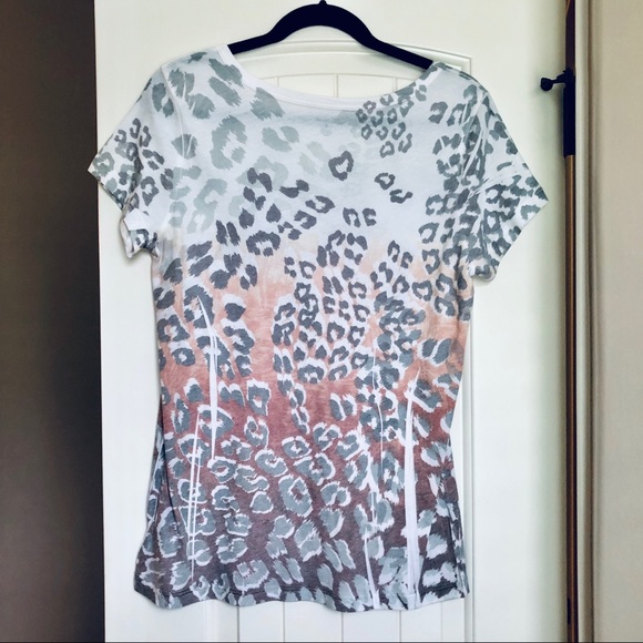 Women’s tee - Picture 5 of 5